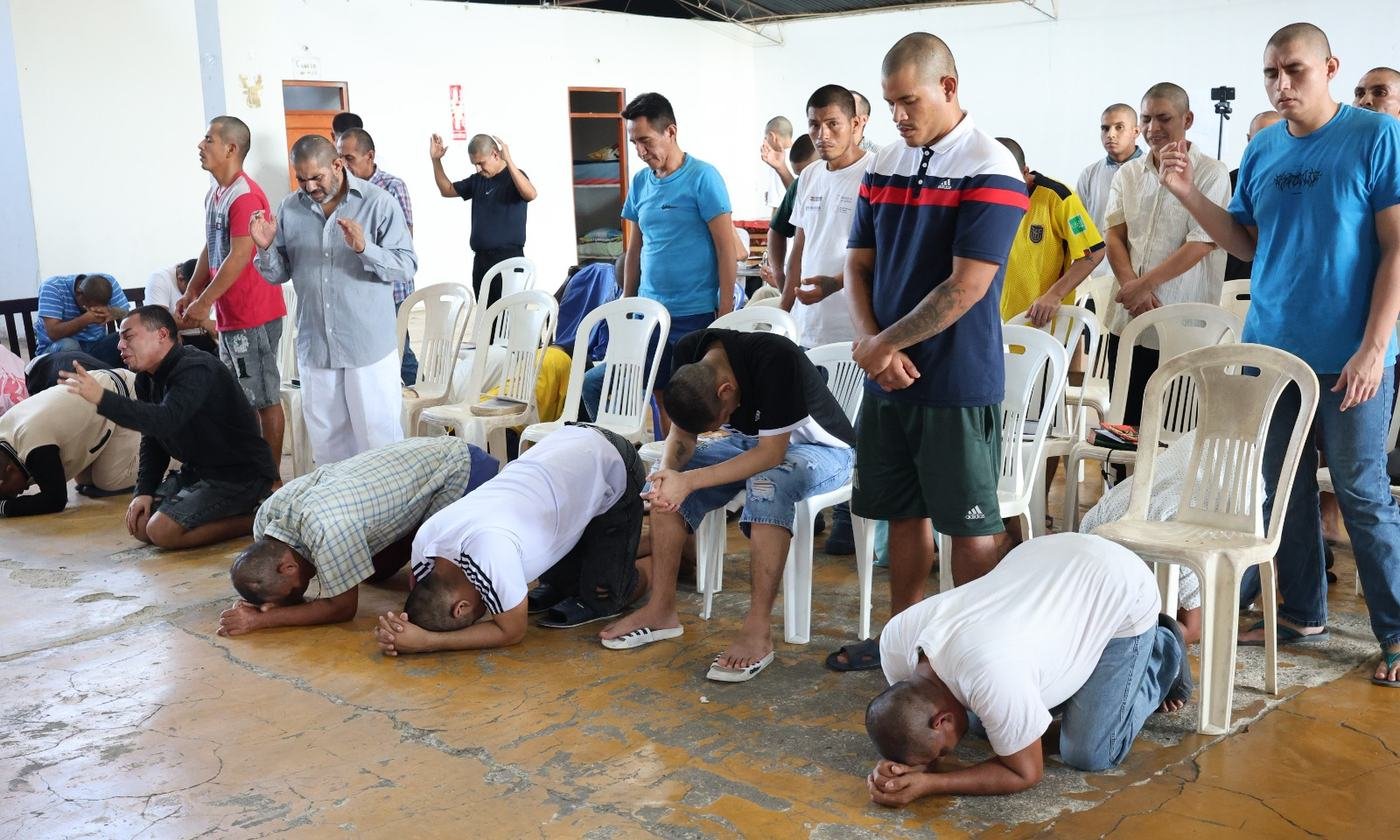 Culto de oración grupal