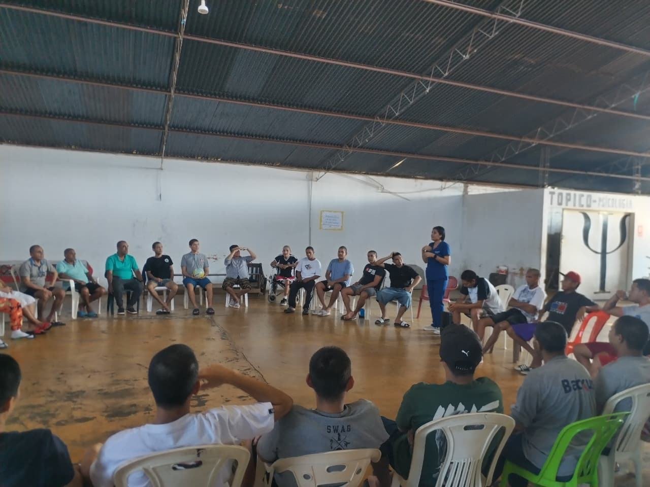 Sesión de consejería psicológica grupal